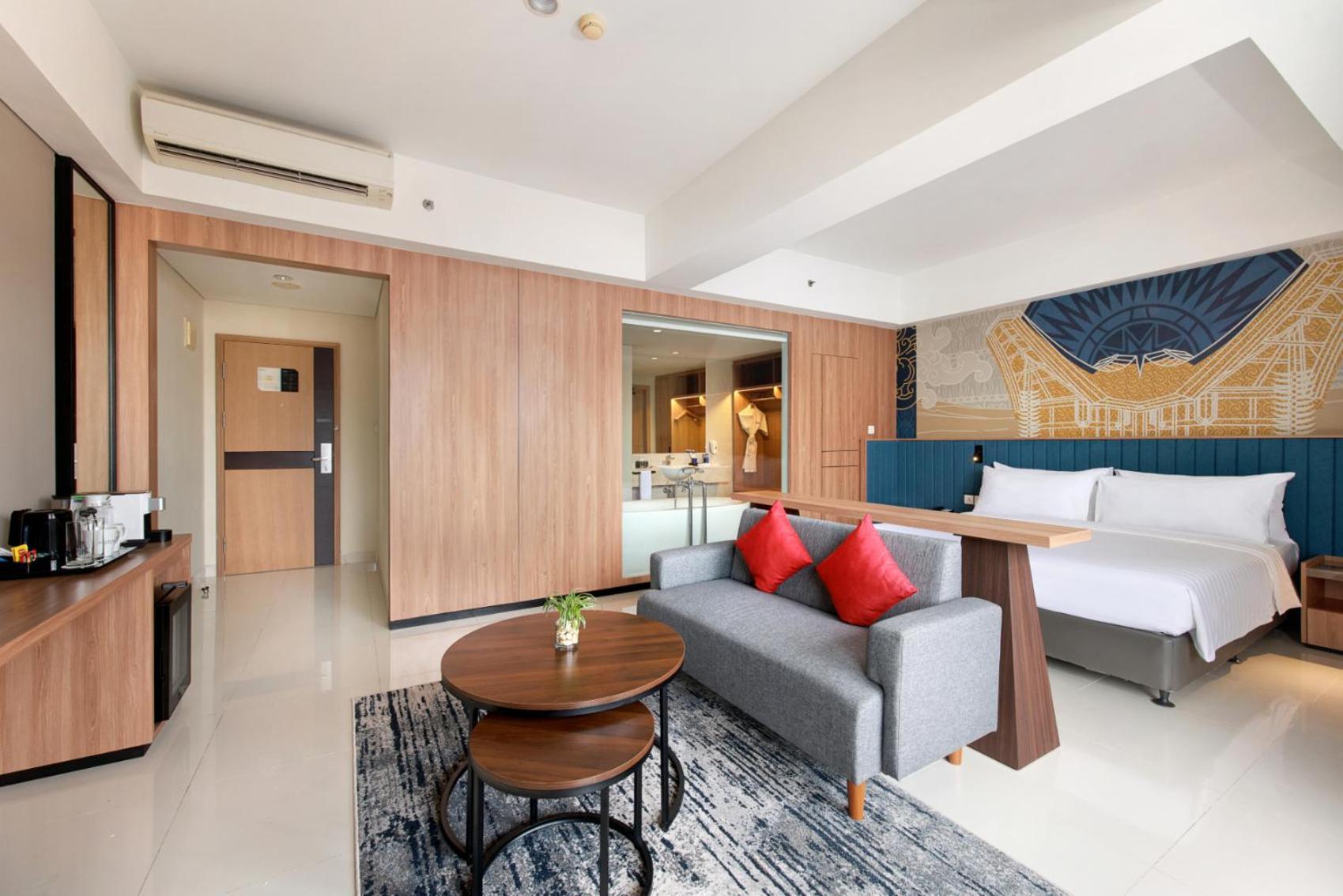 Aston Inn Pantai Losari Makassar Esterno foto