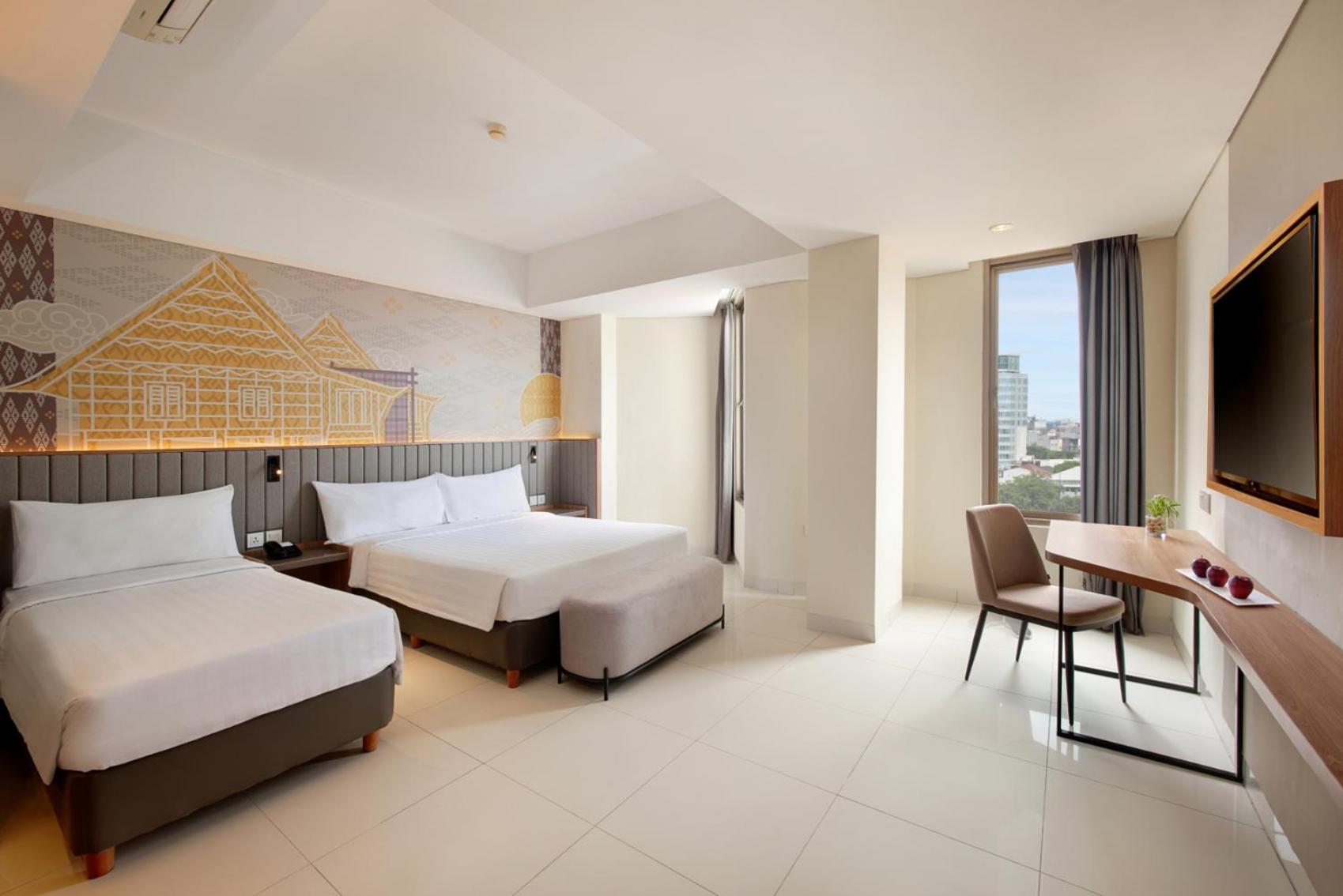 Aston Inn Pantai Losari Makassar Esterno foto