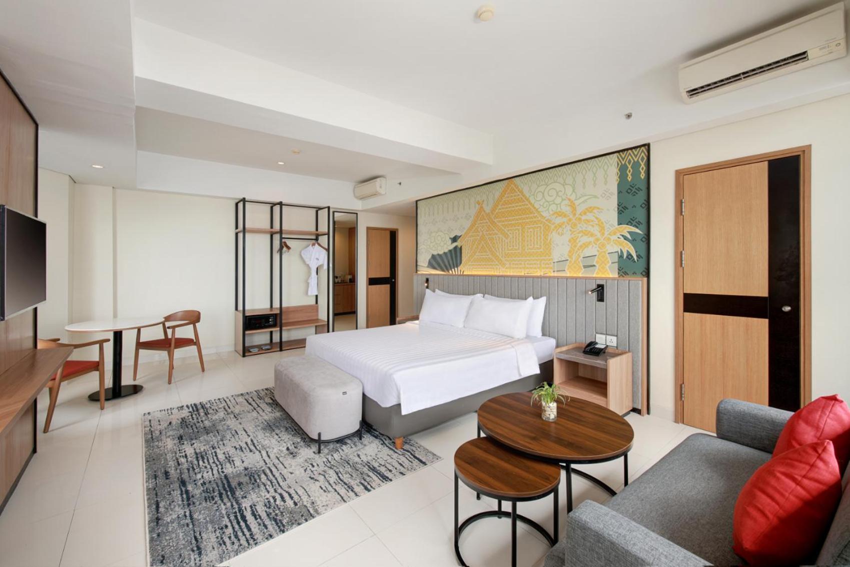 Aston Inn Pantai Losari Makassar Esterno foto