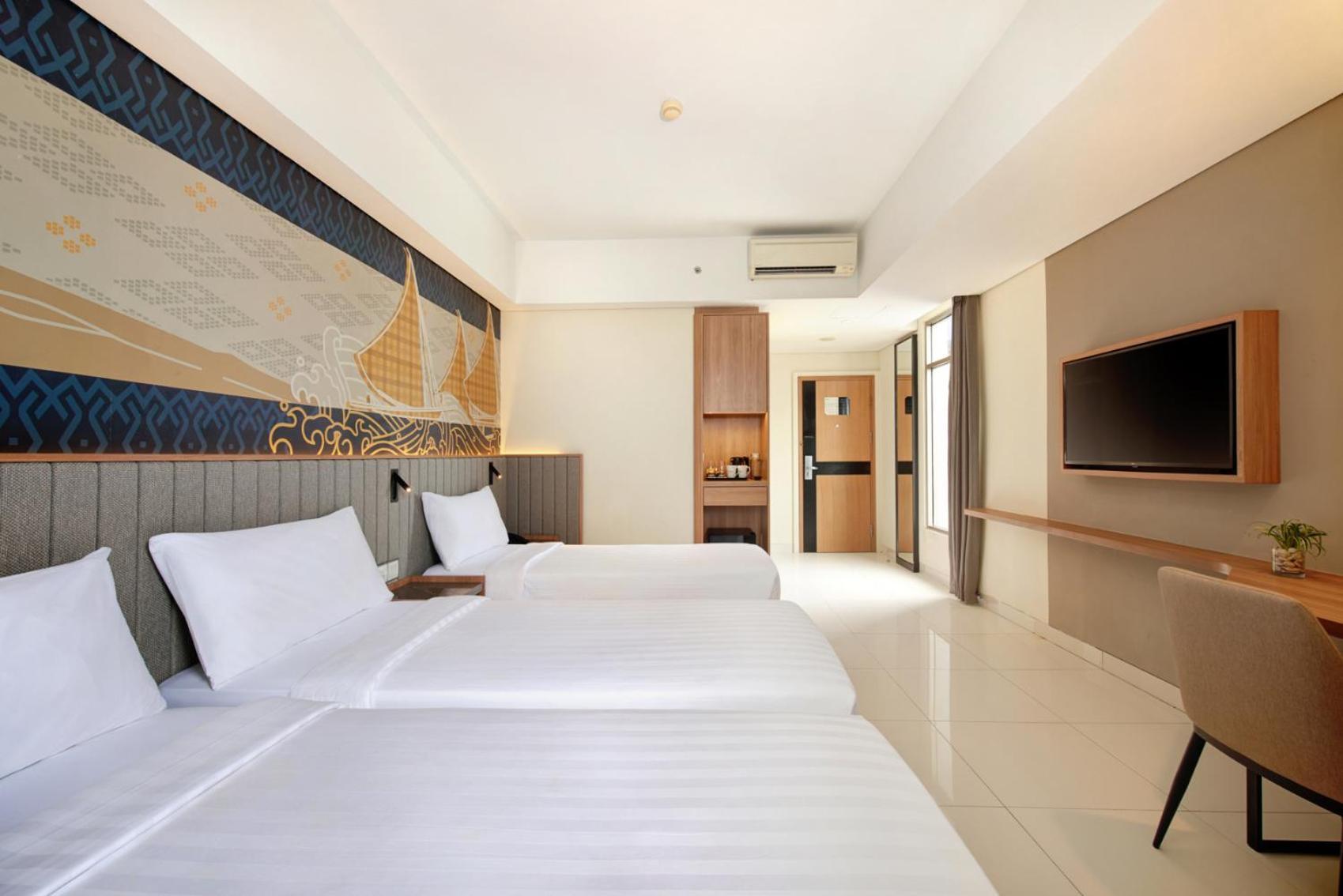 Aston Inn Pantai Losari Makassar Esterno foto