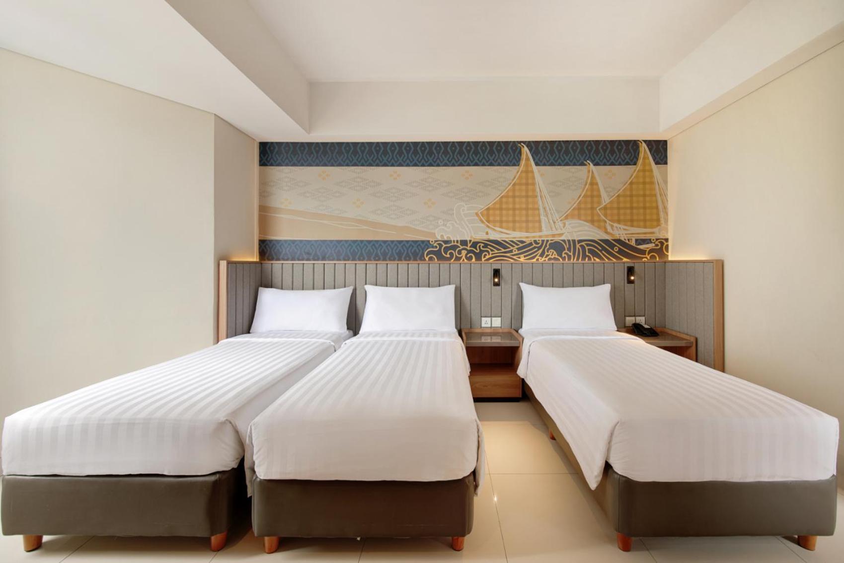 Aston Inn Pantai Losari Makassar Esterno foto