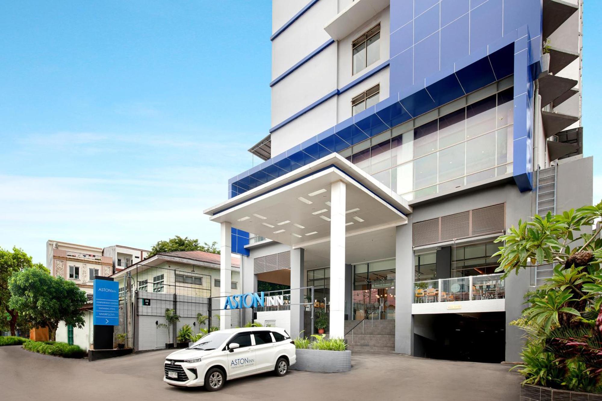 Aston Inn Pantai Losari Makassar Esterno foto